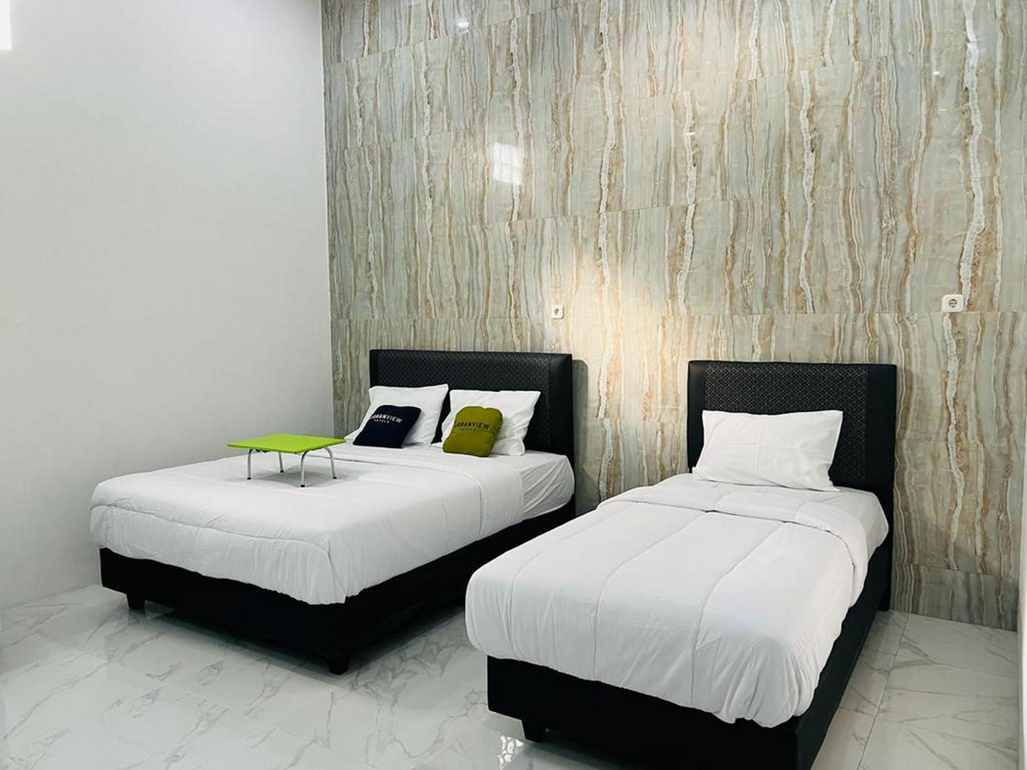 Urbanview Hotel Nimara Ngawi By Reddoorz Εξωτερικό φωτογραφία