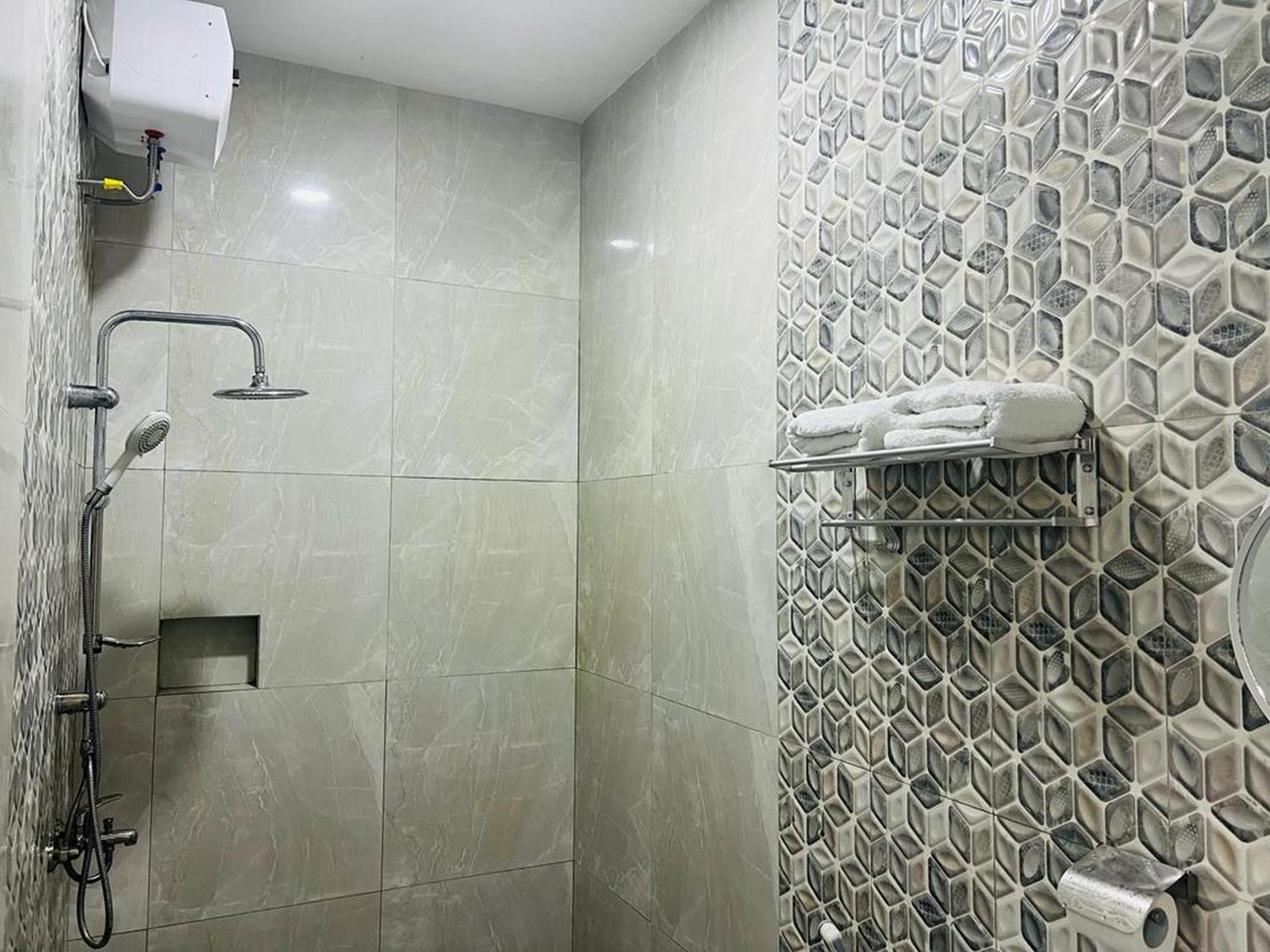 Urbanview Hotel Nimara Ngawi By Reddoorz Εξωτερικό φωτογραφία