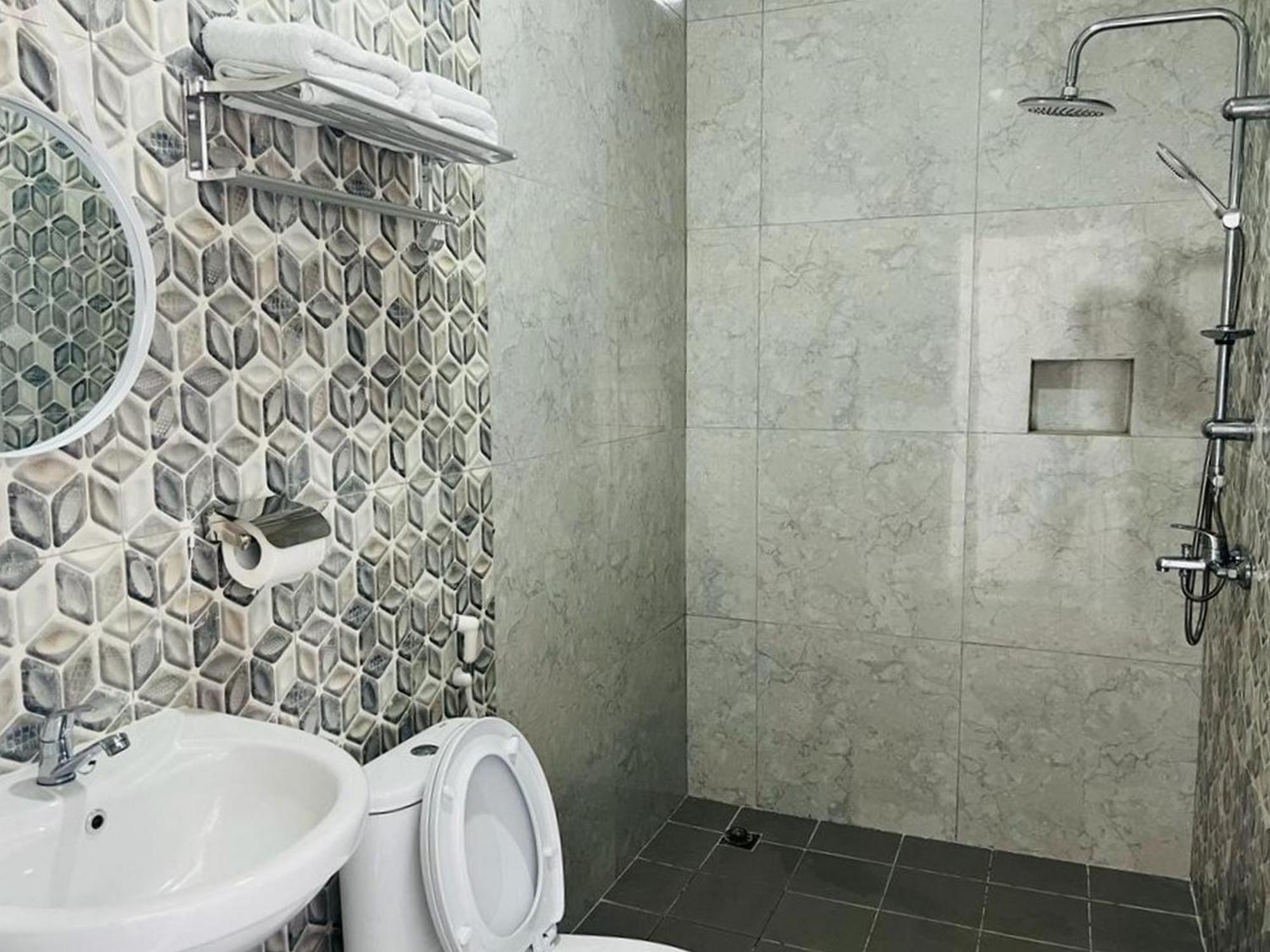 Urbanview Hotel Nimara Ngawi By Reddoorz Εξωτερικό φωτογραφία