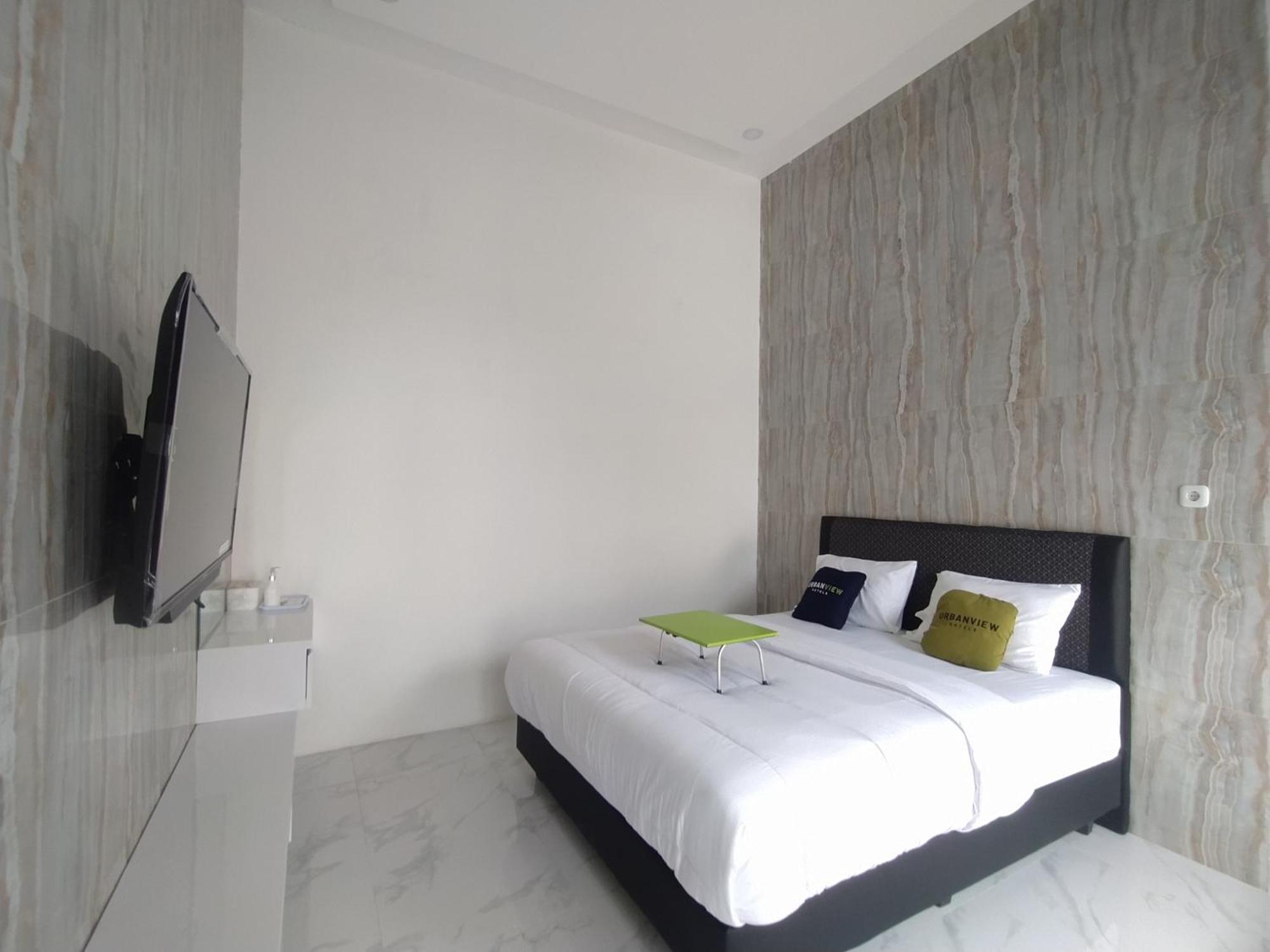 Urbanview Hotel Nimara Ngawi By Reddoorz Εξωτερικό φωτογραφία