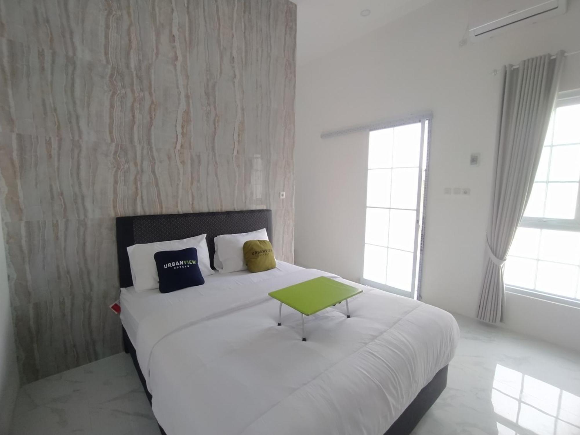 Urbanview Hotel Nimara Ngawi By Reddoorz Εξωτερικό φωτογραφία