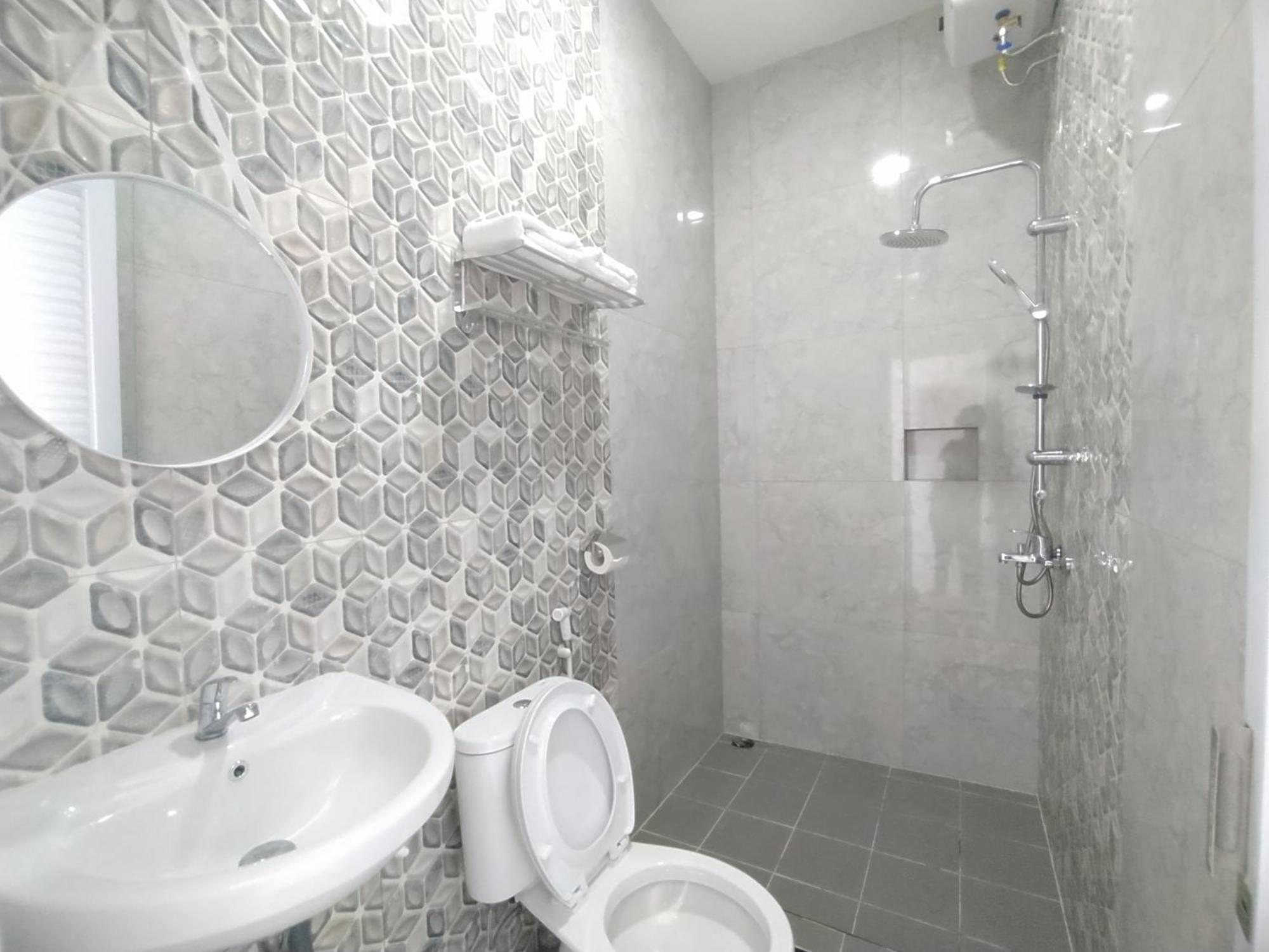 Urbanview Hotel Nimara Ngawi By Reddoorz Εξωτερικό φωτογραφία