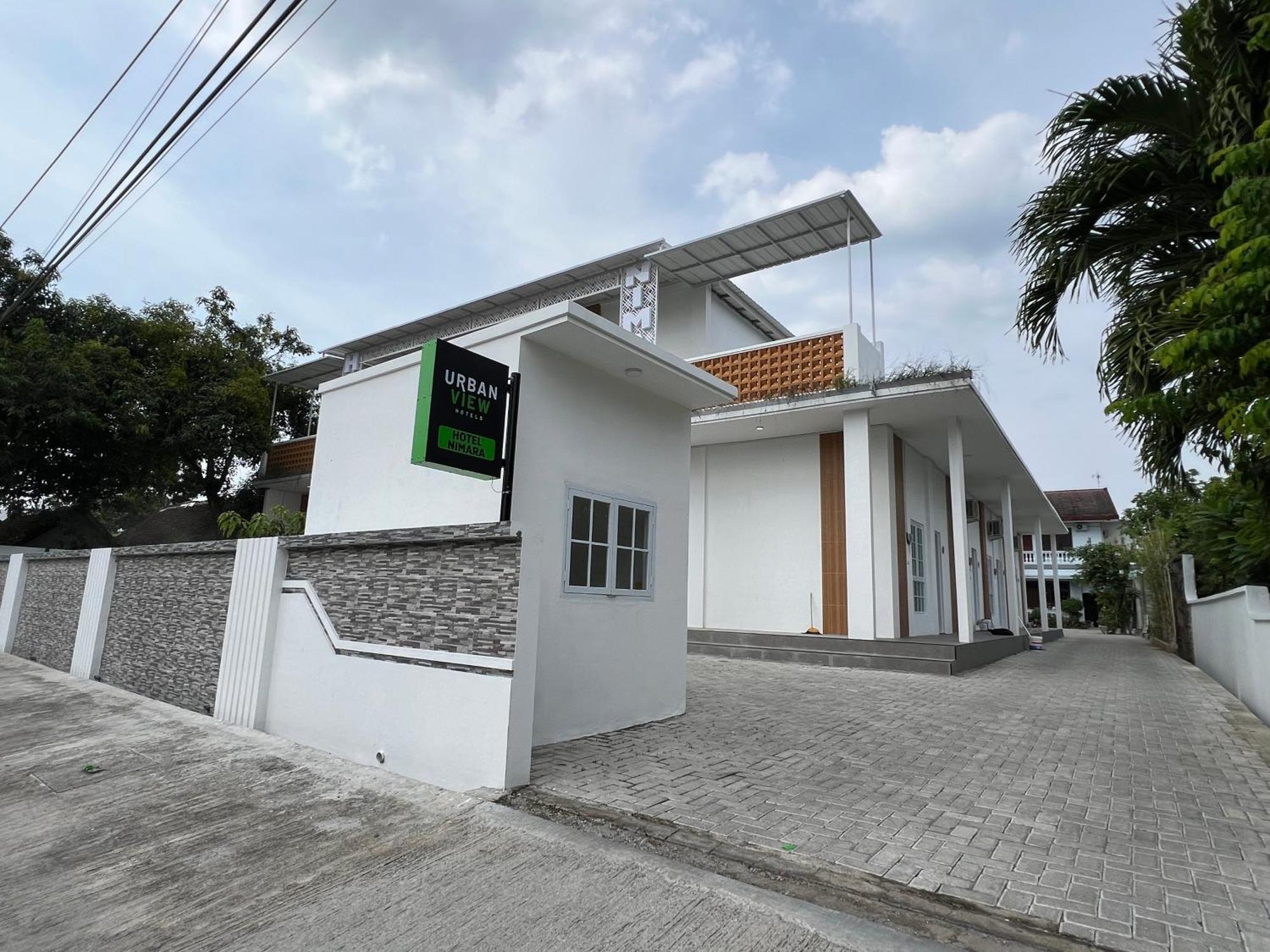 Urbanview Hotel Nimara Ngawi By Reddoorz Εξωτερικό φωτογραφία